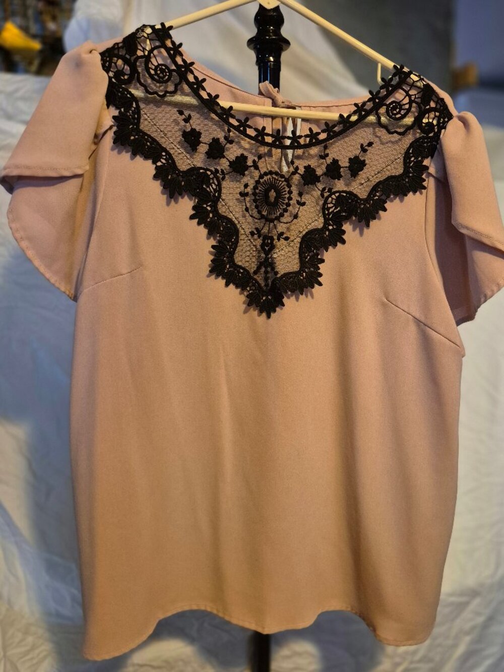 Ladies Top. size 0XL.  Soft Rose color.
